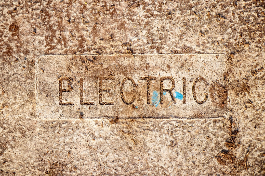Table showing electrical cost ranges per square foot by region with example cities
